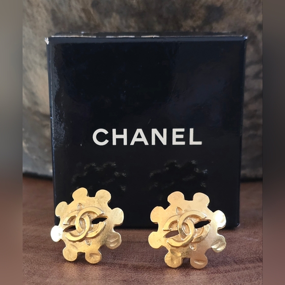 Chanel Coco Mark Flower Motif 94P Earrings - Vintage - Picture 2 of 8